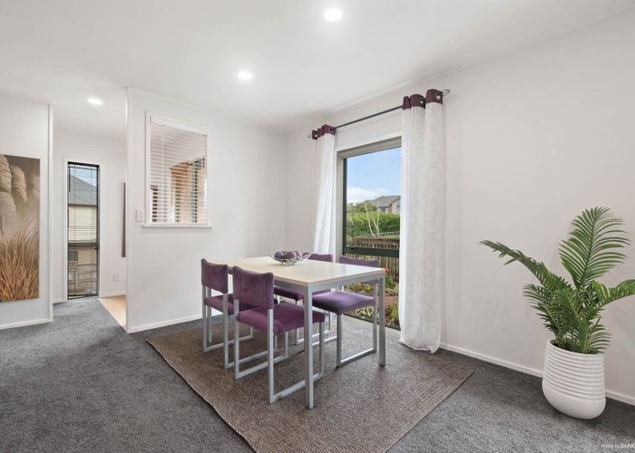  at 10/12 Northcross Drive, Oteha, Auckland