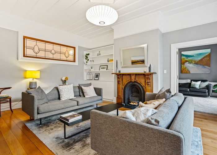  at 25 Glen Road, Stanley Point, Auckland