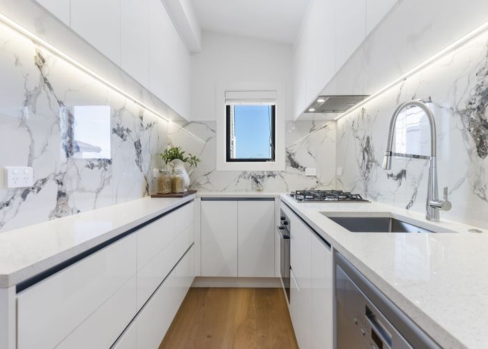  at 33 & 33B Ballymore Drive, Pinehill, North Shore City, Auckland