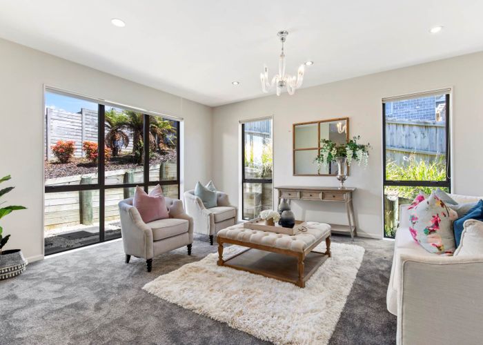  at 14 Namsan Close, Fairview Heights, Auckland