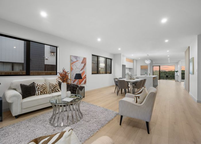  at 16 Grand Ridge Avenue, Flat Bush, Manukau City, Auckland