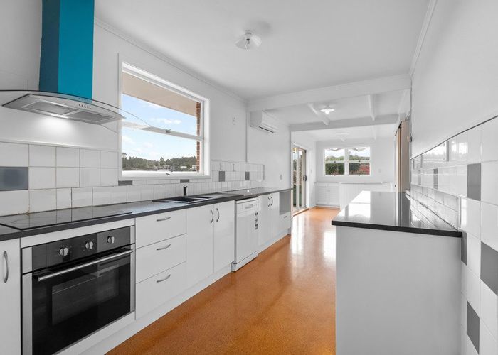  at 58 Elliott Avenue, Bayview, North Shore City, Auckland