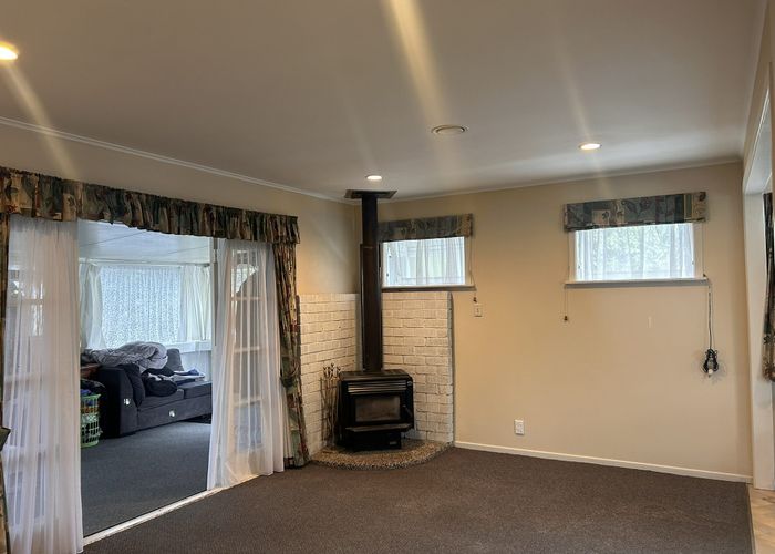  at 2A Chapman Road, Te Atatu Peninsula, Auckland