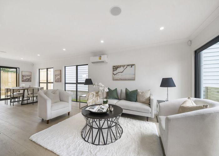  at 2/75 Titirangi Road, New Lynn, Waitakere City, Auckland