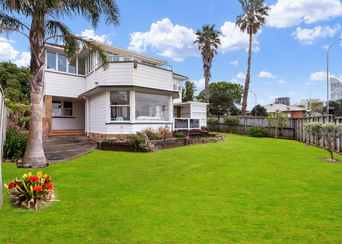  at 411 Lake Road, Takapuna, Auckland
