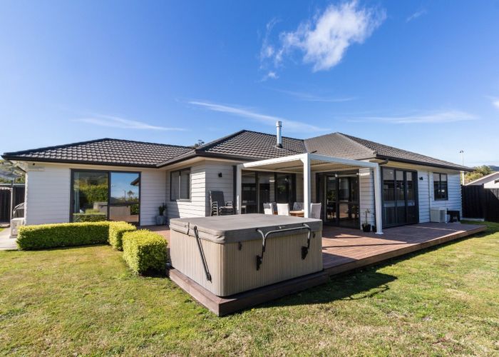  at 7 Don Griffin Grove, Trentham, Upper Hutt