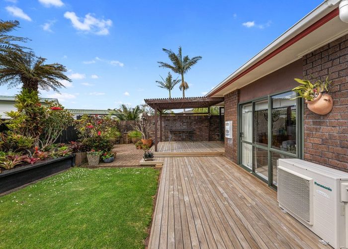  at 43 Pinehurst Place, Wattle Downs, Auckland