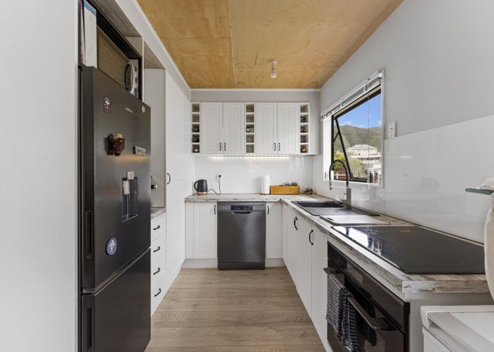  at 2/19 Hill Grove, Naenae, Lower Hutt