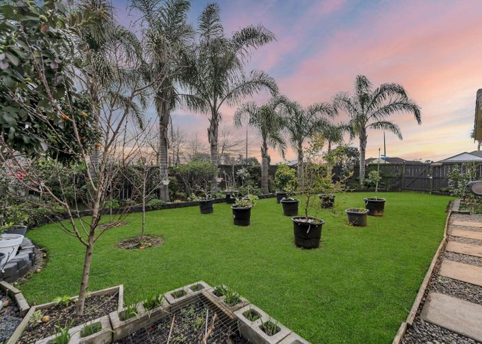  at 27 Maghera Drive, East Tamaki Heights, Auckland
