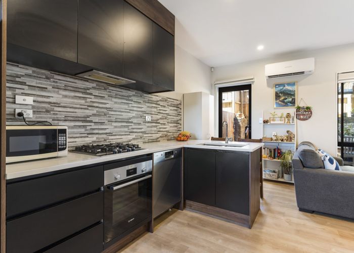  at 44 Picturesque Drive, Flat Bush, Manukau City, Auckland