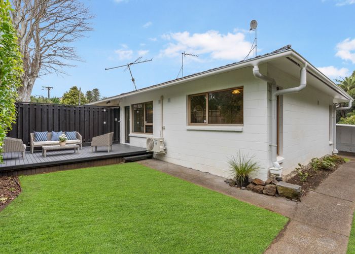  at 11/16 Knight Avenue, Mount Albert, Auckland