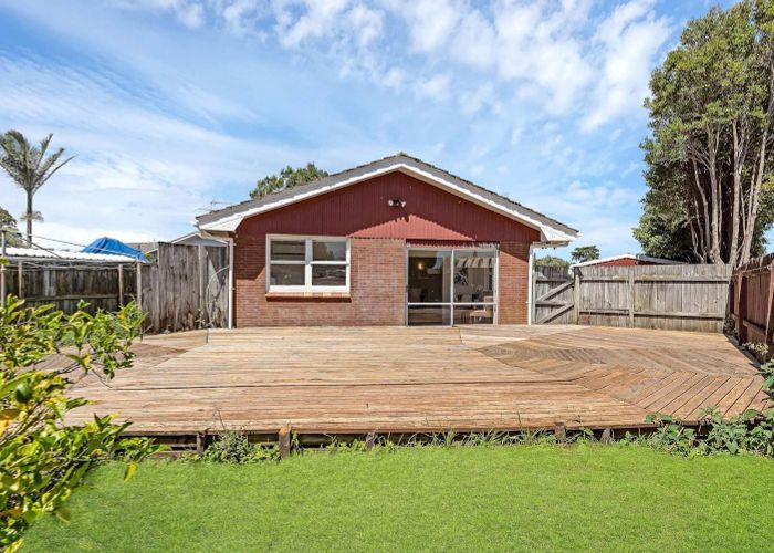  at 50 Edgewater Drive, Pakuranga, Auckland