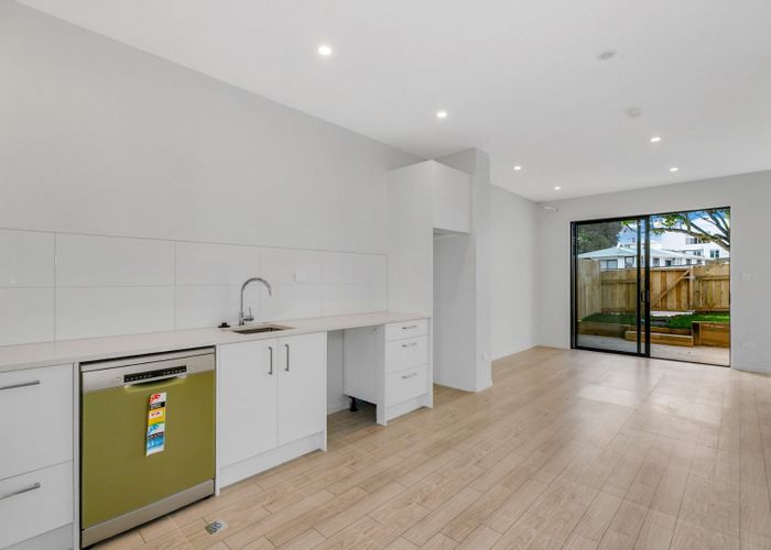  at 2/22 Fitzgerald Road, Mount Wellington, Auckland City, Auckland