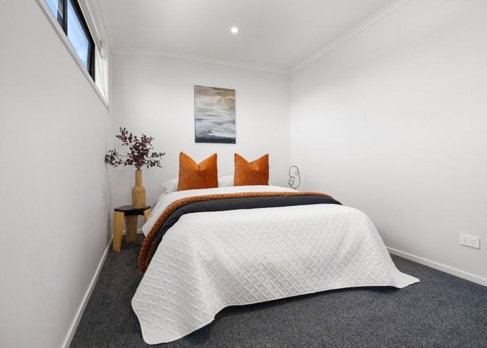  at 8/5 Peachgrove Road, Te Atatu Peninsula, Waitakere City, Auckland