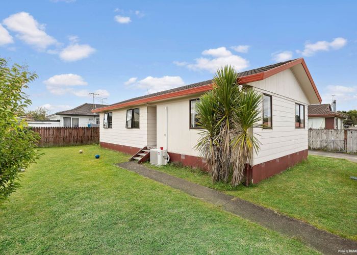  at 2/22 Trimdon Street, Randwick Park, Manukau City, Auckland