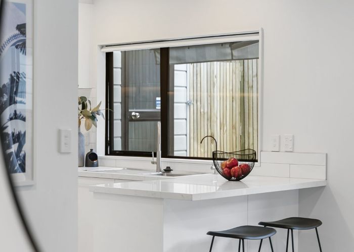  at 2/140 Forrest Hill Road, Forrest Hill, Auckland