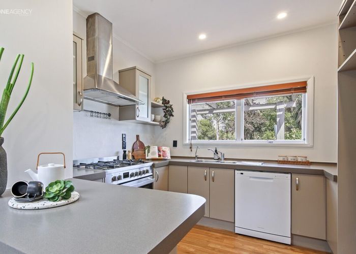  at 16 Stalkers Road, Woodend Beach, Woodend