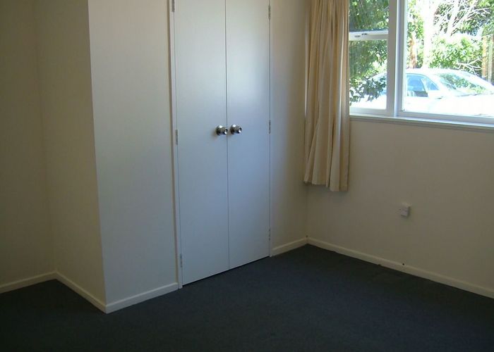 at 77 Lake Road, Northcote, Auckland