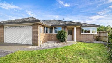  at 2/17 Cardigan Bay Place, Addington, Christchurch