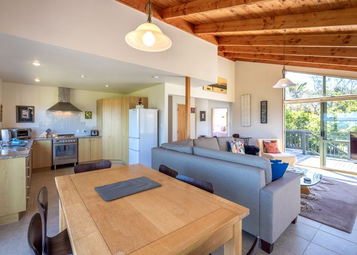  at 49 Tahatai Road, Oneroa, Waiheke Island, Auckland