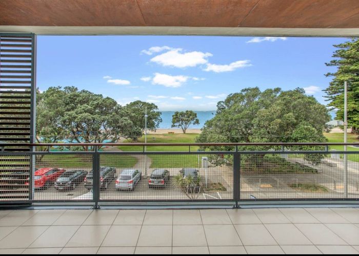 at Beach Front Lane, Browns Bay, North Shore City, Auckland