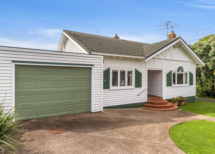 at 2 Horotutu Road, Greenlane, Auckland