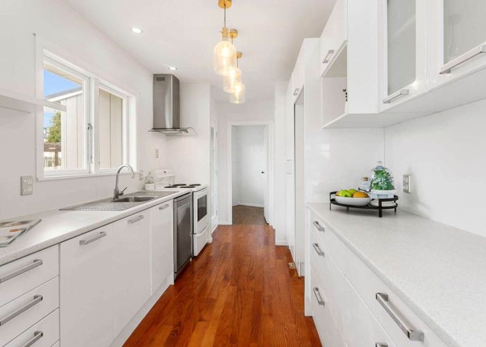  at 27 Willoughby Avenue, Howick, Auckland
