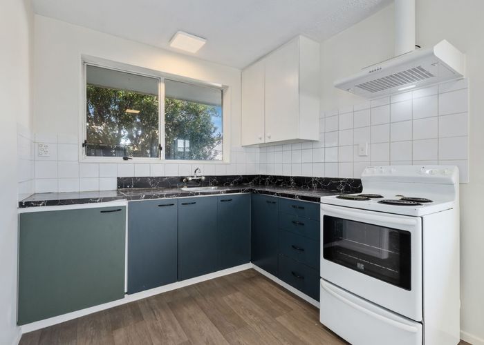  at 2/3 Chadbury Street, Parklands, Christchurch
