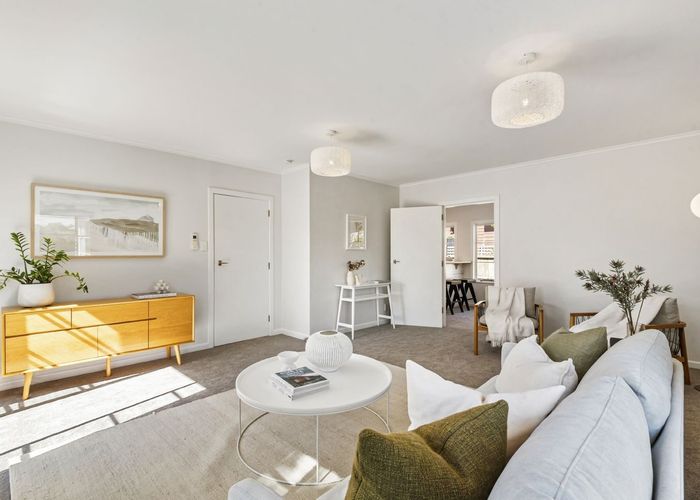  at 6 Alma Road, Milford, Auckland