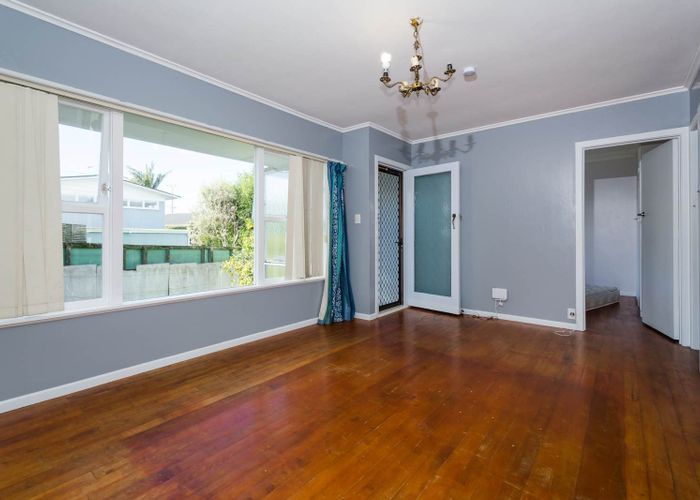  at 2/5 Ellen Avenue, Hillcrest, North Shore City, Auckland