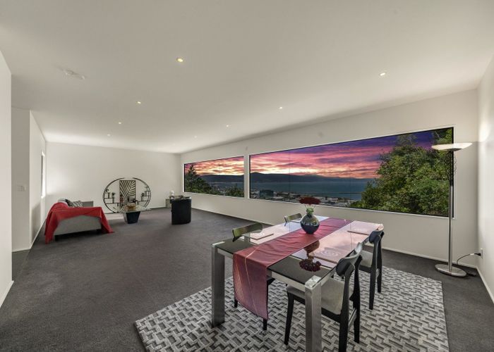  at 18 Korokoro Road, Korokoro, Lower Hutt, Wellington