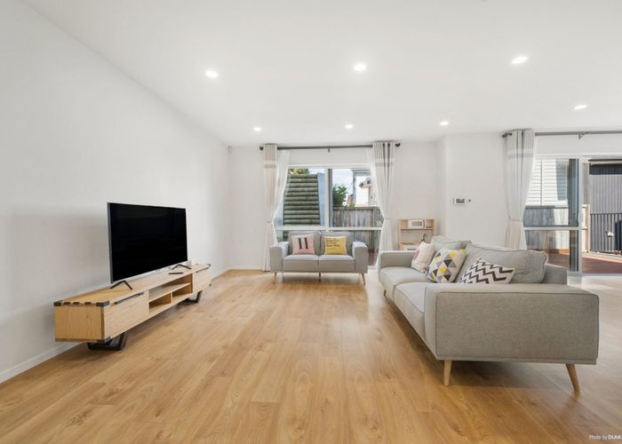  at 20 Pennant Street, Long Bay, North Shore City, Auckland