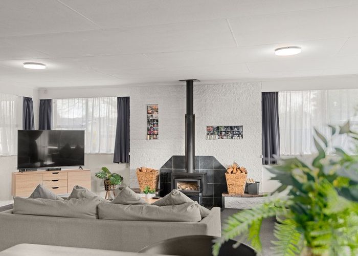  at 12 Tabak Crescent, Takaro, Palmerston North