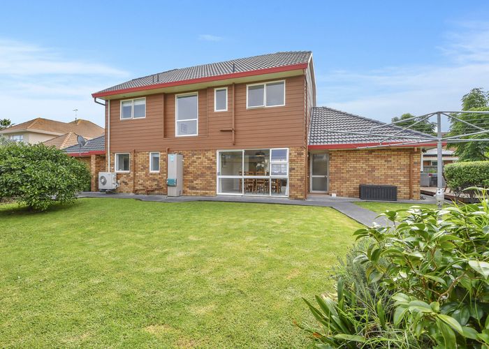  at 16 Driscoll Place, Farm Cove, Auckland
