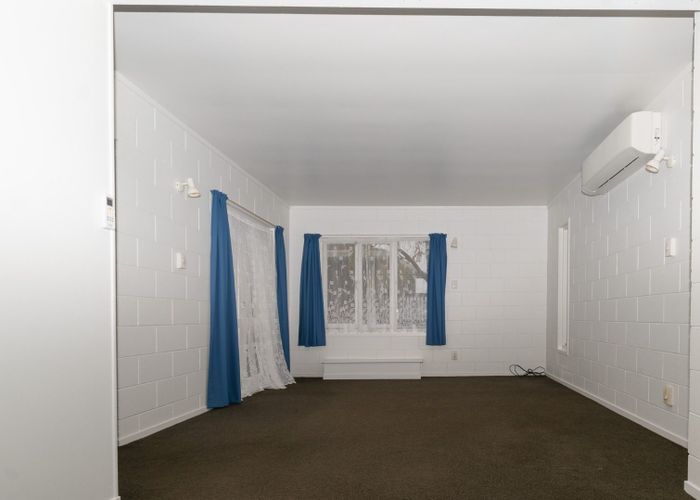  at 2/256 Don Buck Road, Massey, Waitakere City, Auckland