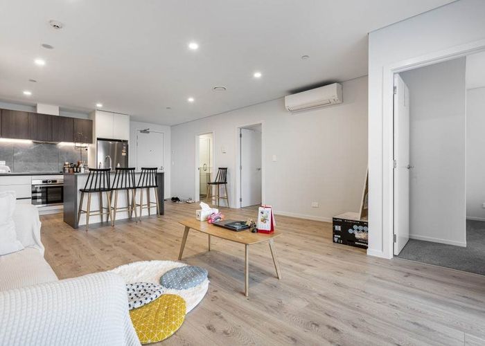  at 421/3 Kaipiho Lane, Albany, Auckland