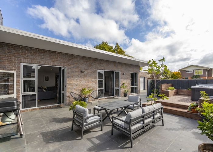  at 6 Lodge Place, Ilam, Christchurch