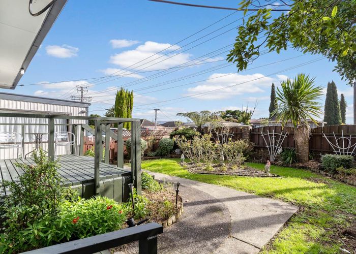  at 1/128 Bruce McLaren Road, Henderson, Waitakere City, Auckland