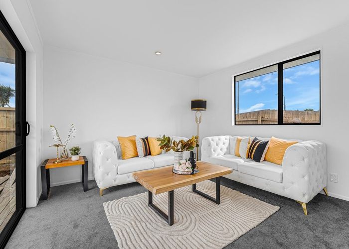  at 1/53 Redcrest Avenue, Red Hill, Papakura, Auckland