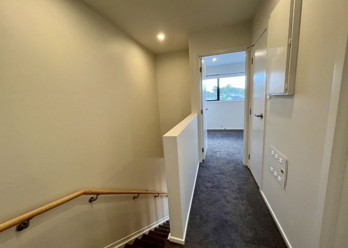  at 9/506 Glenfield Road, Bayview, North Shore City, Auckland