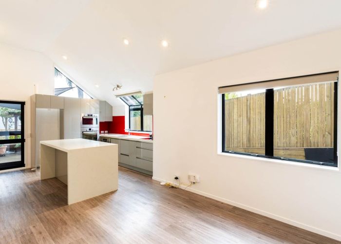  at 2/33 Mcarthur Avenue, St Heliers, Auckland