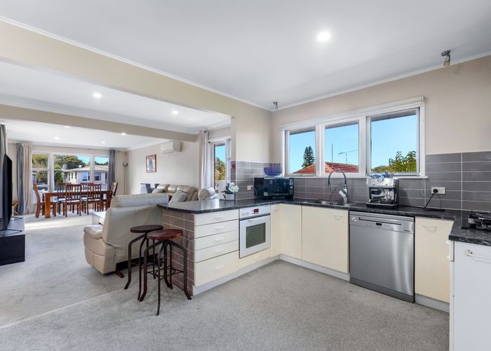 at 1/10 Stanaway St, Hillcrest, North Shore City