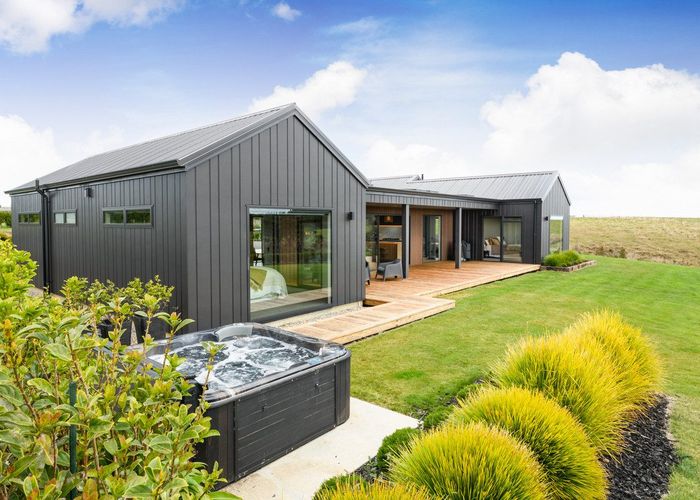  at 17 Mataki Lane, Halcombe, Feilding