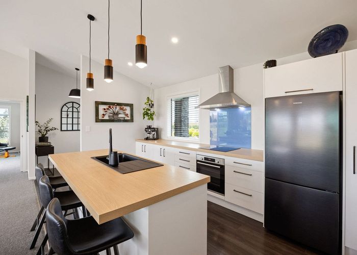  at 1/607 Jary Road, Cambridge