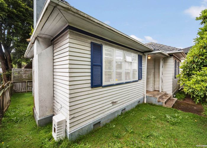  at 1/8 Hillsborough Road, Hillsborough, Auckland City, Auckland