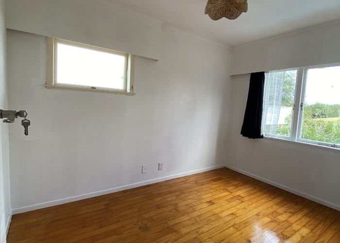  at 840 East Coast Road, Browns Bay, North Shore City, Auckland