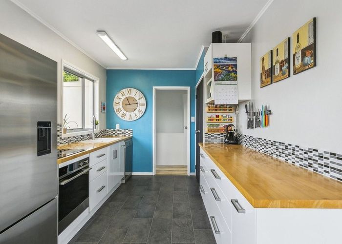  at 22 Waiwera Crescent, Maupuia, Wellington