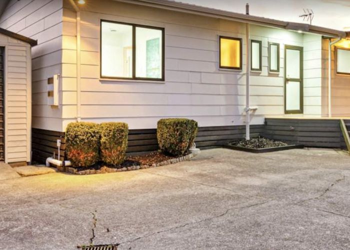  at 2/4 Fiesta Drive, Half Moon Bay, Auckland