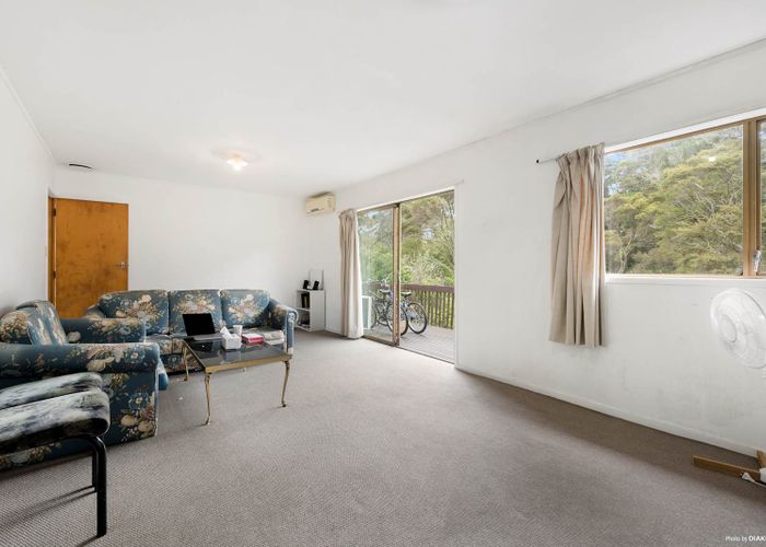 at 58 Easton Park Parade, Glenfield, Auckland