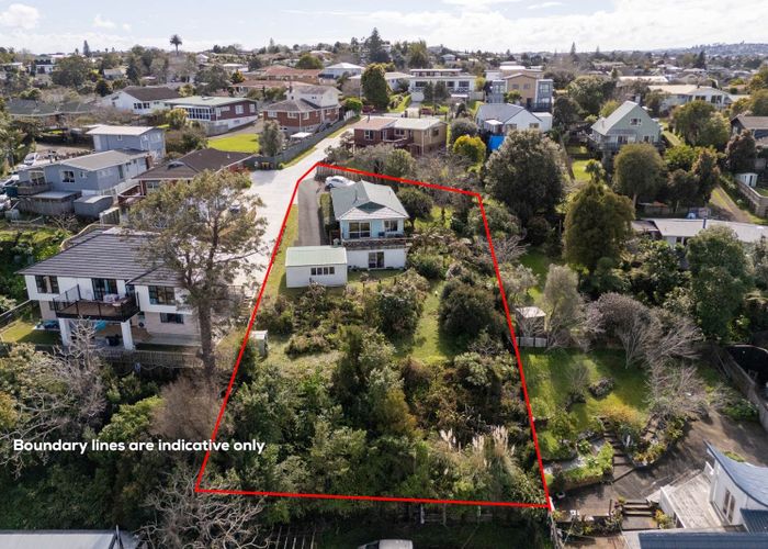  at 40 Ellesmere Crescent, Pakuranga Heights, Manukau City, Auckland